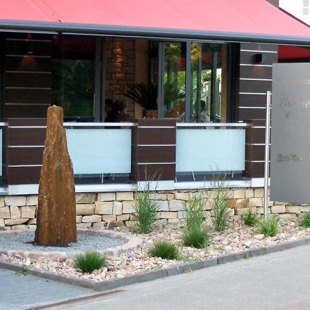 Hotel Lindenkrug ギュータースロー エクステリア 写真